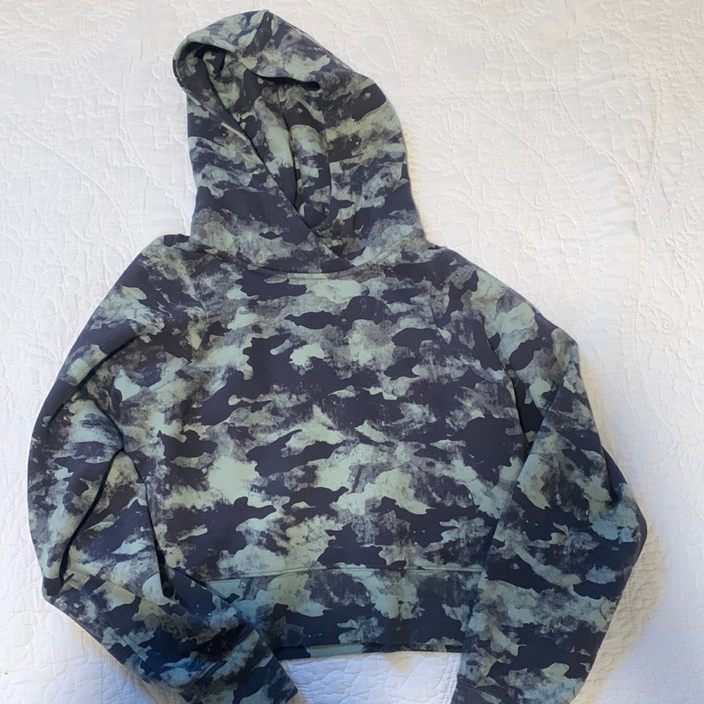 Lululemon Loungeful Cropped Hoodie NWOT